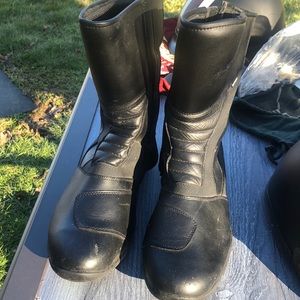 Tourmaster Motorcycle size 14 US Barely worn. Maybe a dozen times.‎